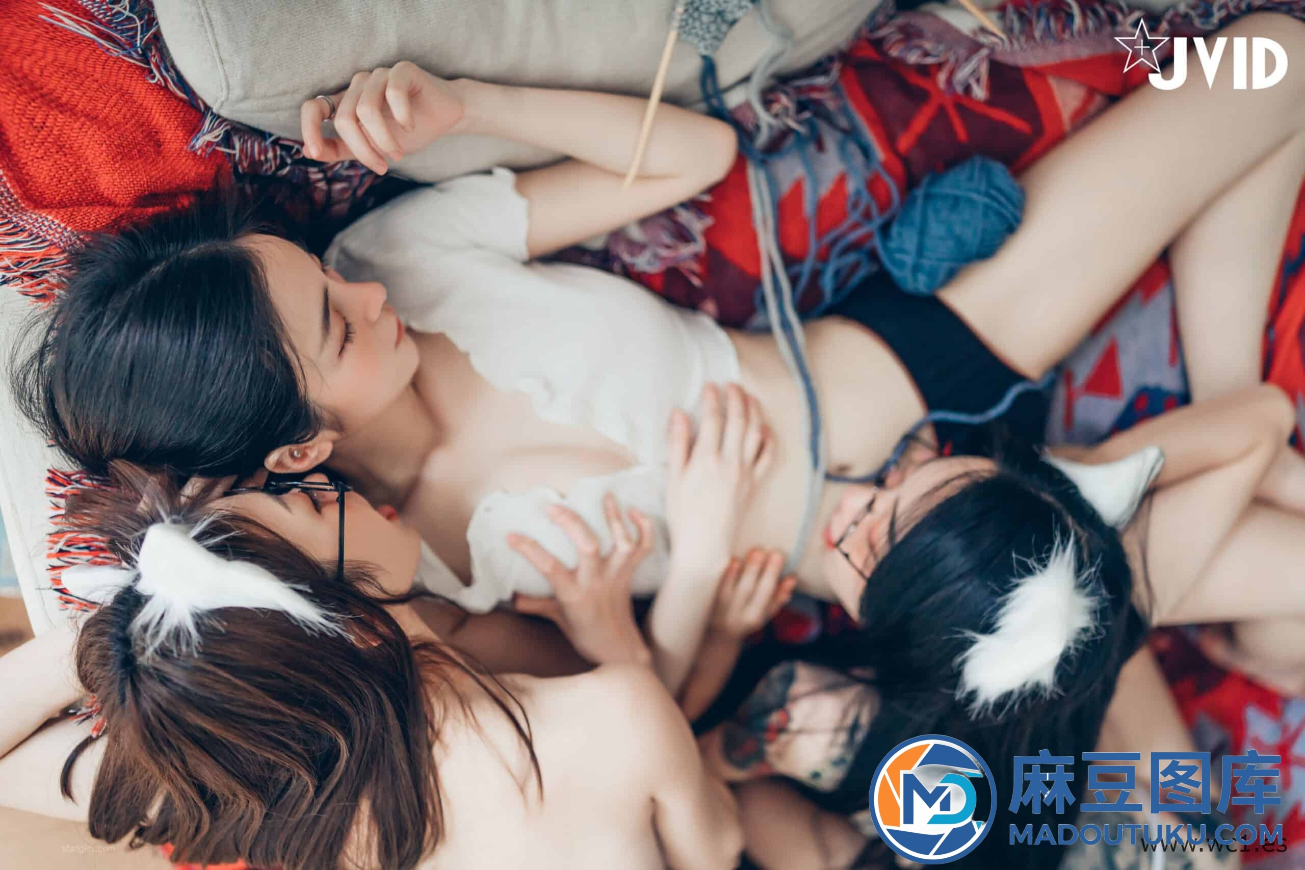 【JVID】辰辰×飘飘×妍妍《她和她的两只猫咪》 - 第 7 张