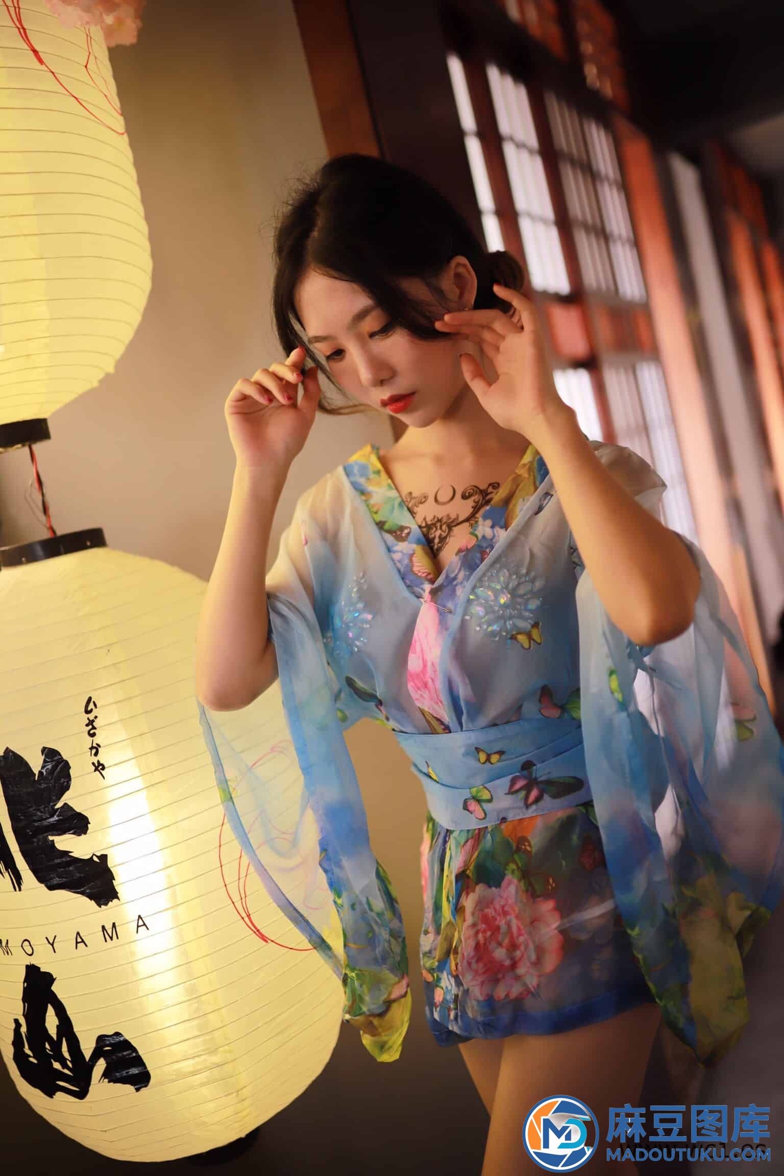 抖娘·利世《水蓝和服》