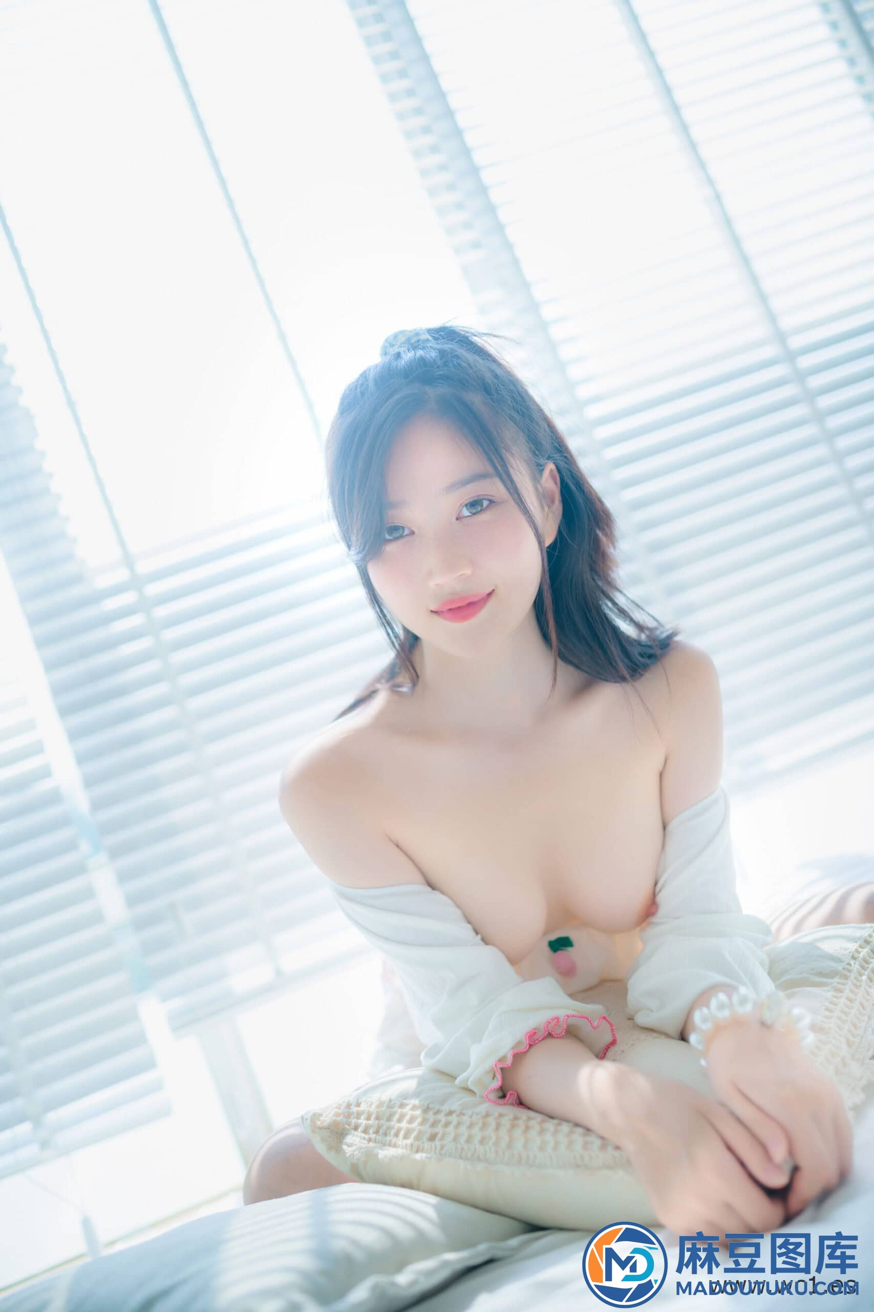 年年《爱吃棒棒糖的少女》