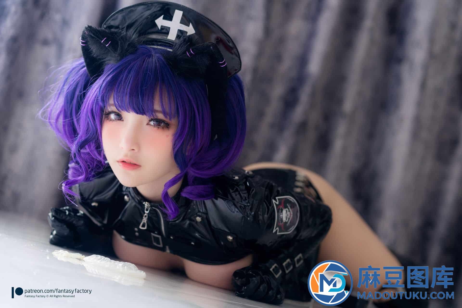 小丁Ding《Black Cat Nurse》 - 第 4 张