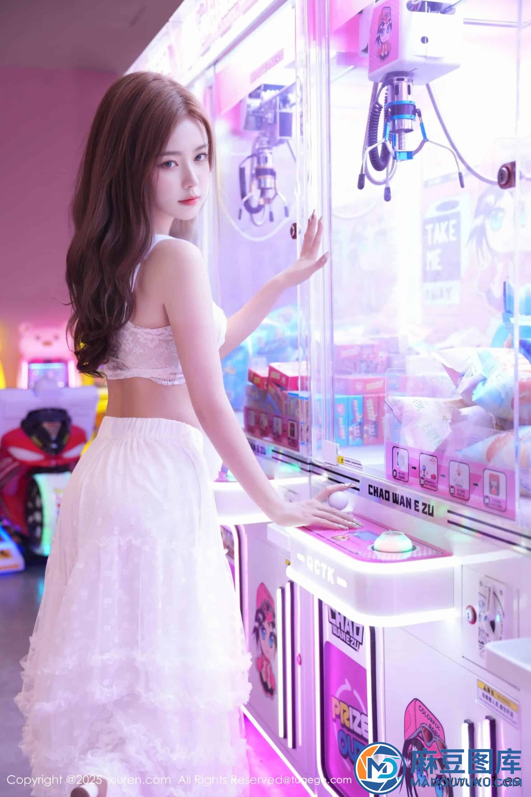 【秀人网】拍黄瓜girl（10791） - 第 8 张