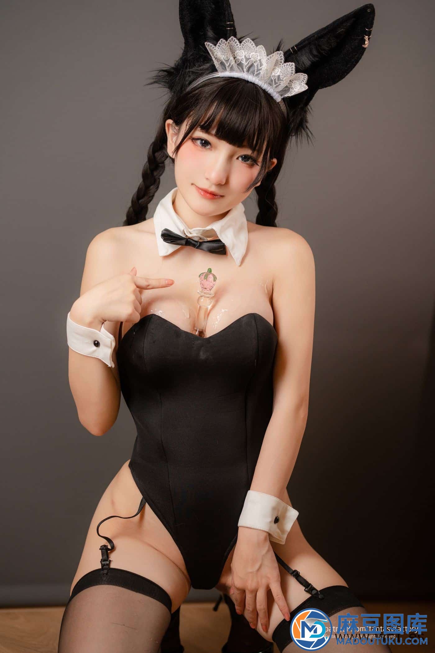 小丁Ding《Bunny girl Maid》 - 第 1 张