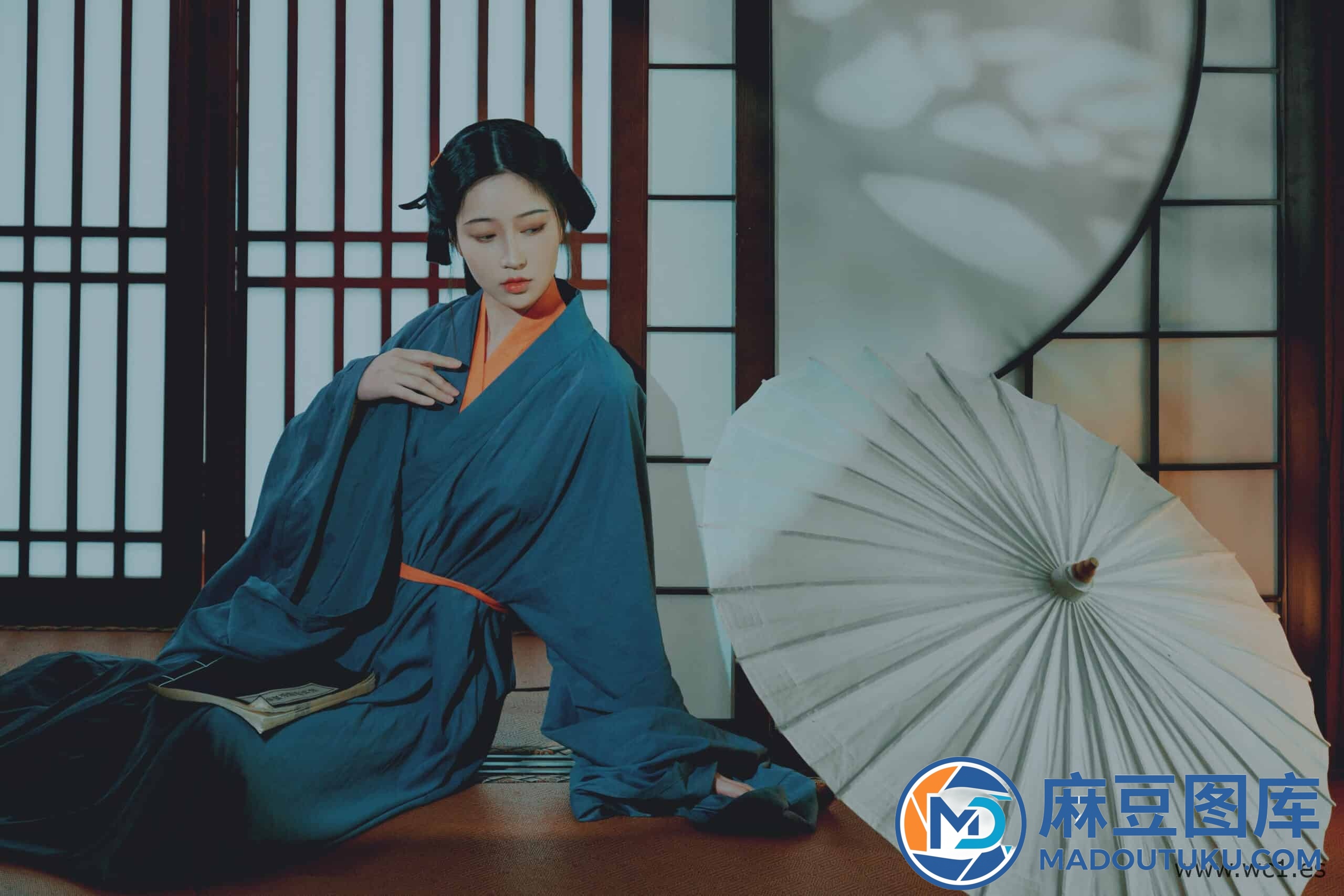 【国模套图】年年《汉宫春月》 - 第 5 张