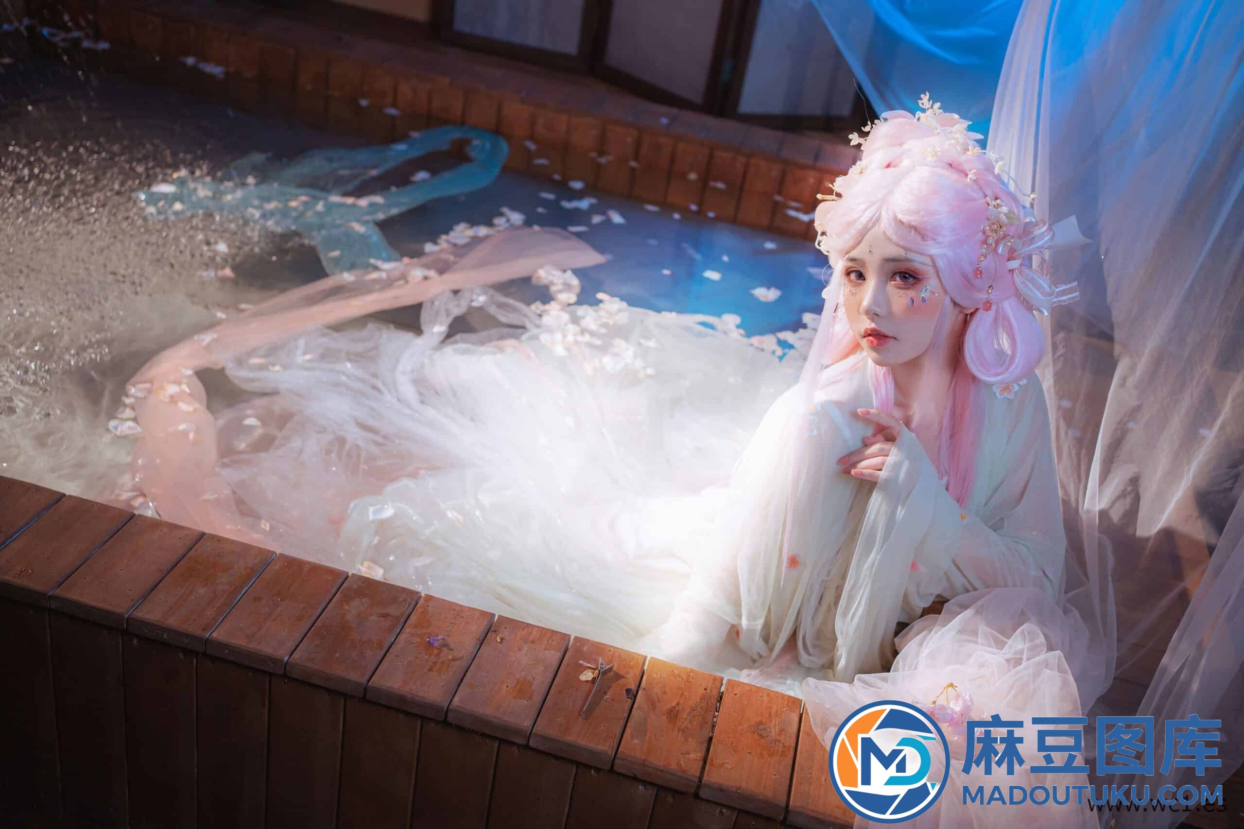 喵小吉《临江仙》 - 第 3 张