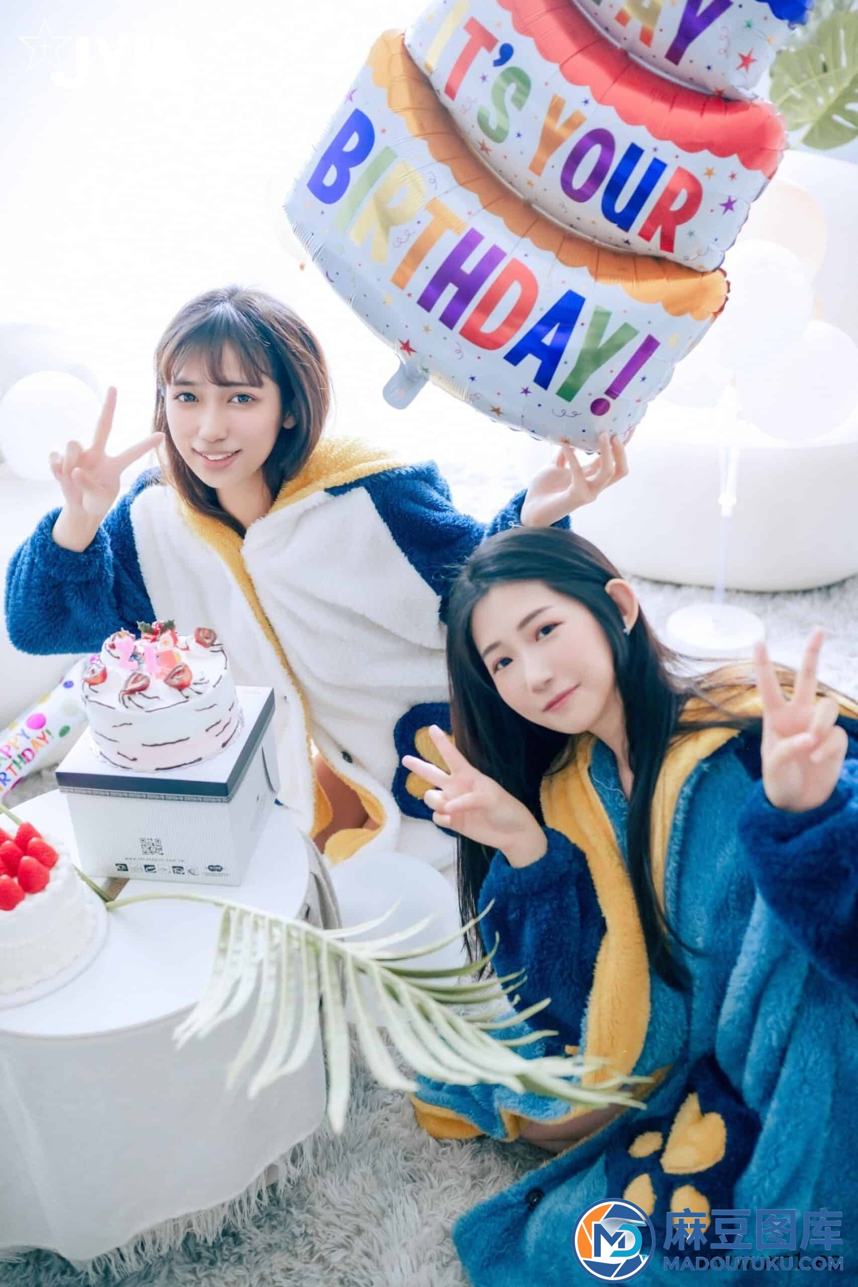 【JVID】井野奈&肉包《色欲融合の闺蜜庆生派对》 - 第 2 张