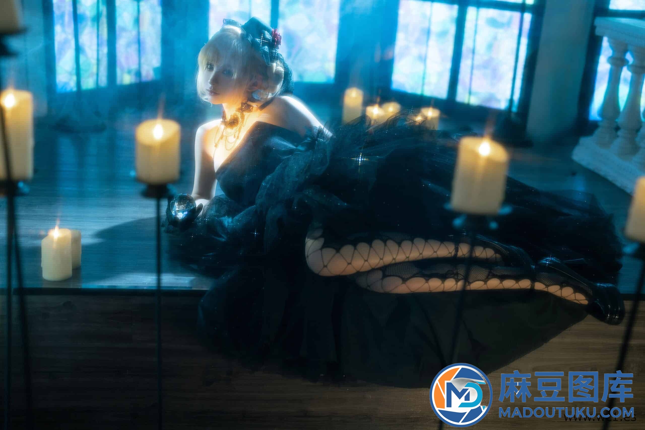 蠢沫沫《黑婚纱》