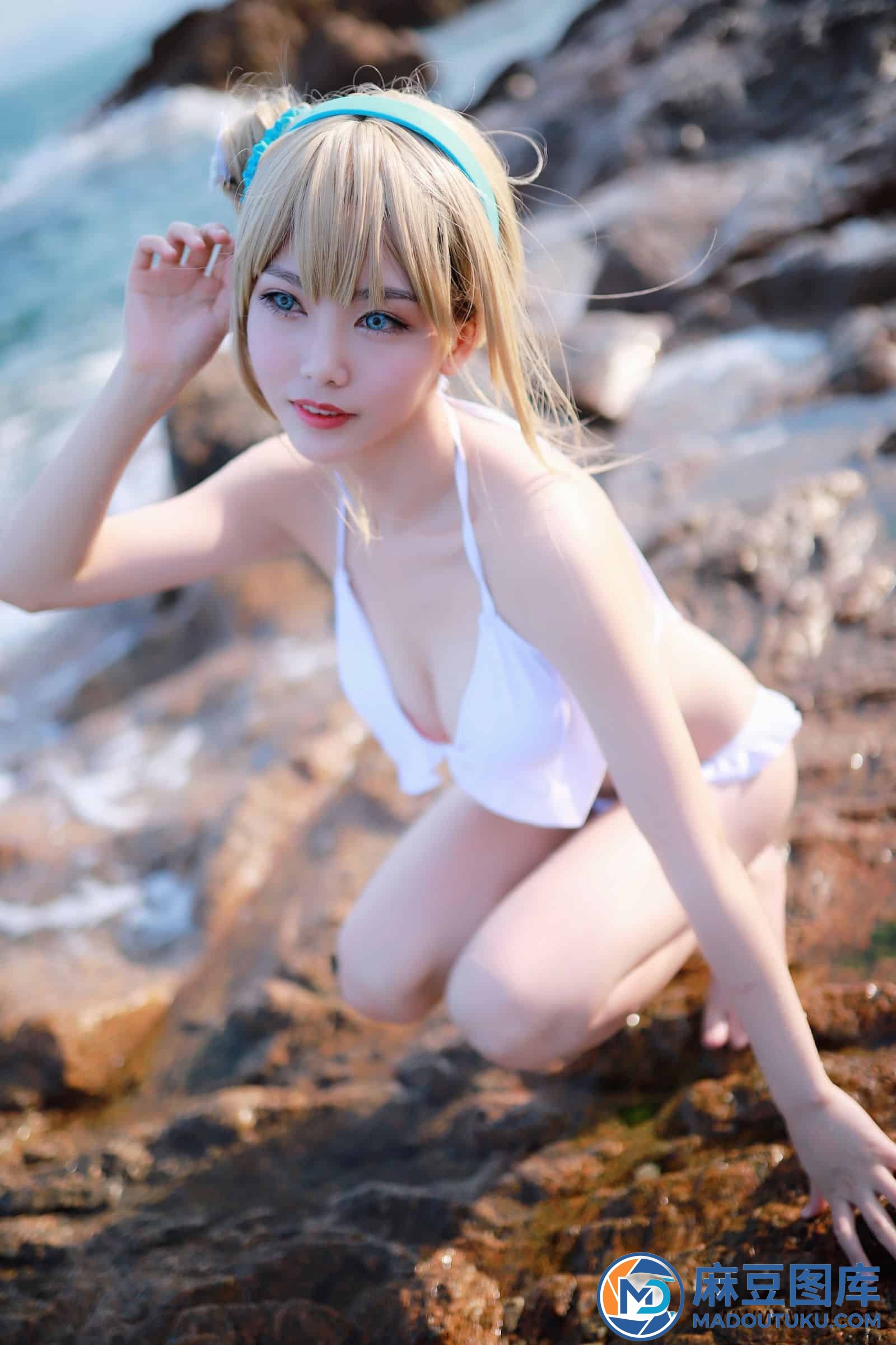 抖娘·利世《海边索米》
