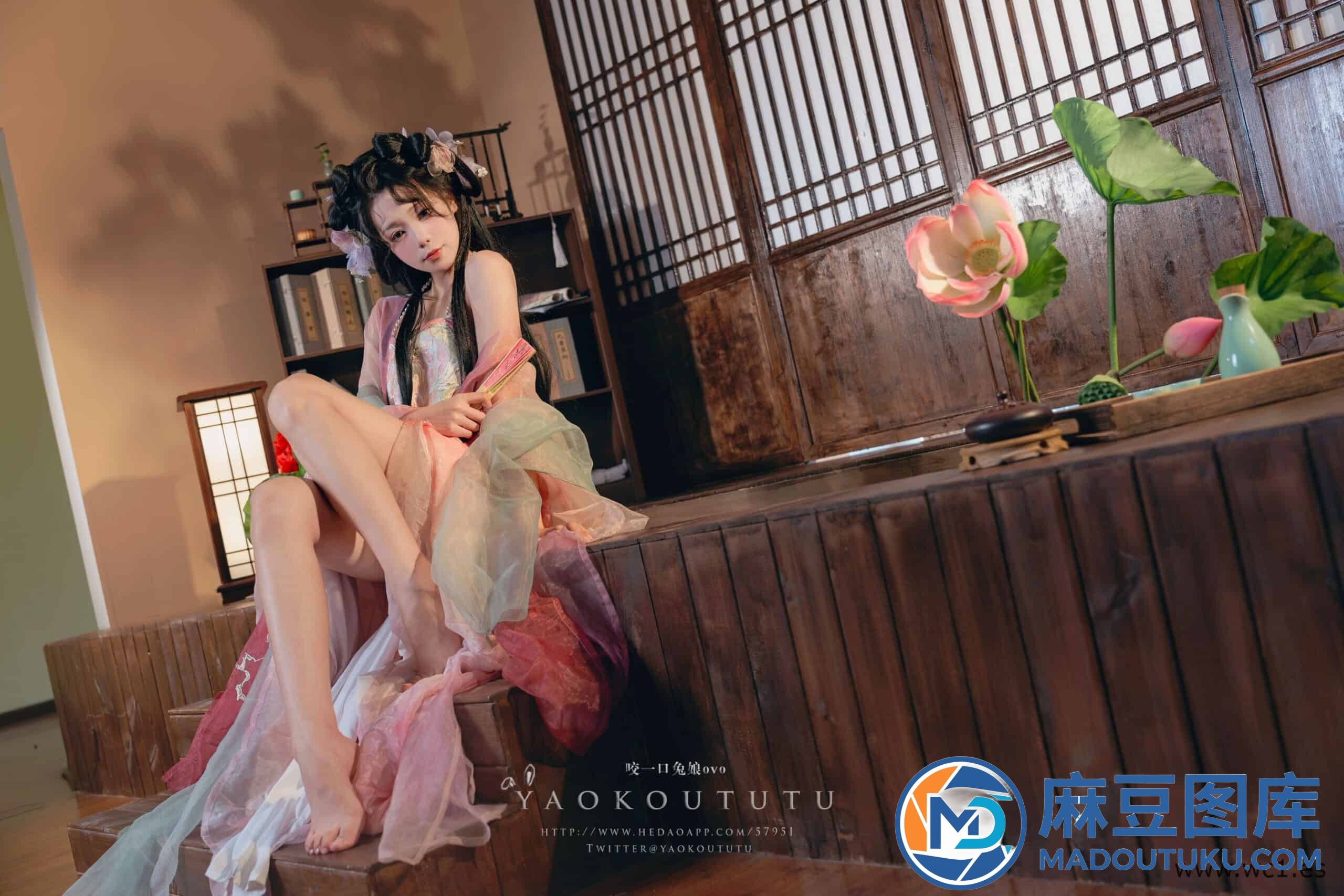 【国模套图】咬一口兔娘《醉倒荷塘边》 - 第 2 张