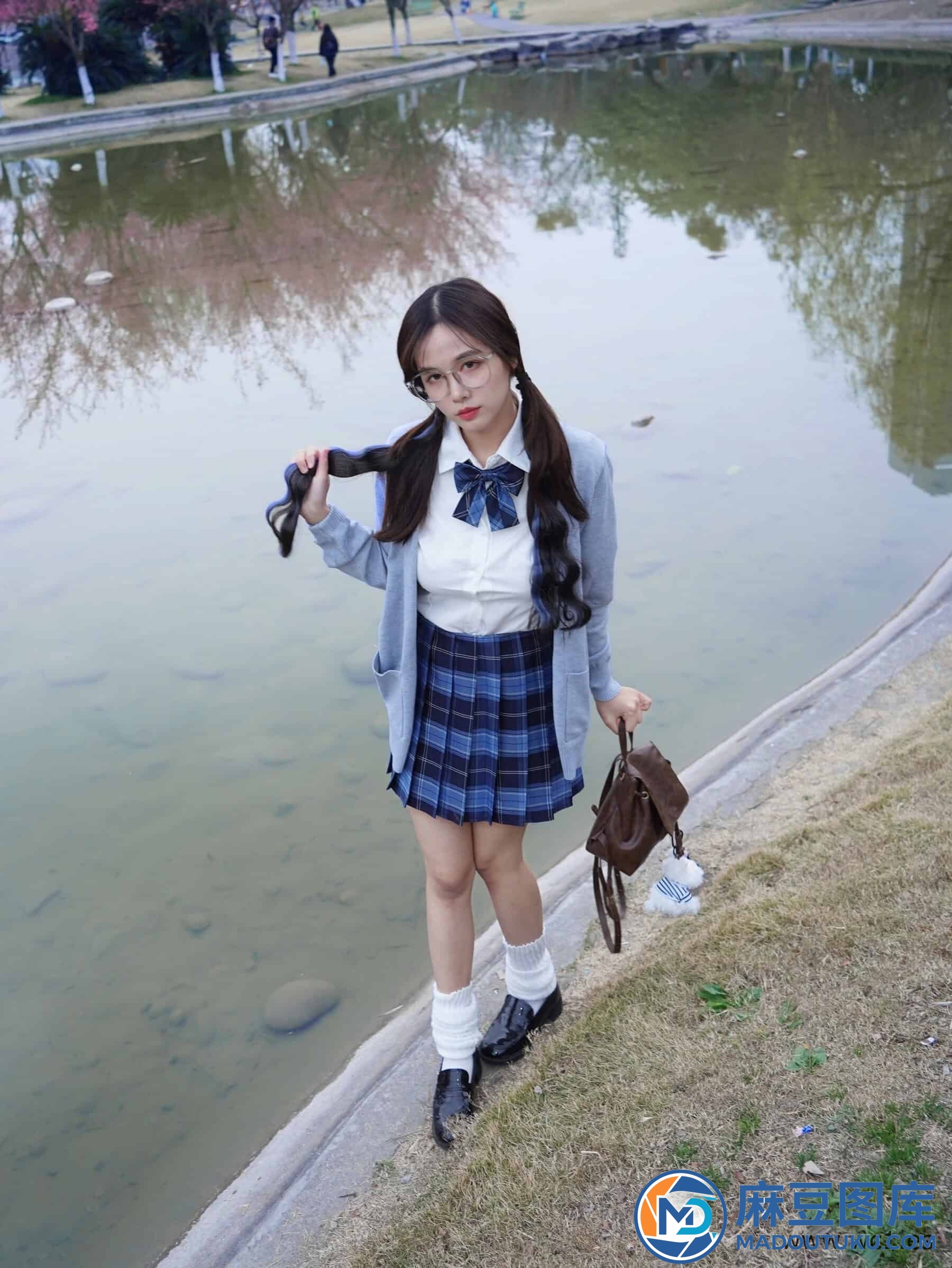 【国模套图】JK人前露出（Ceasonshot99） - 第 8 张