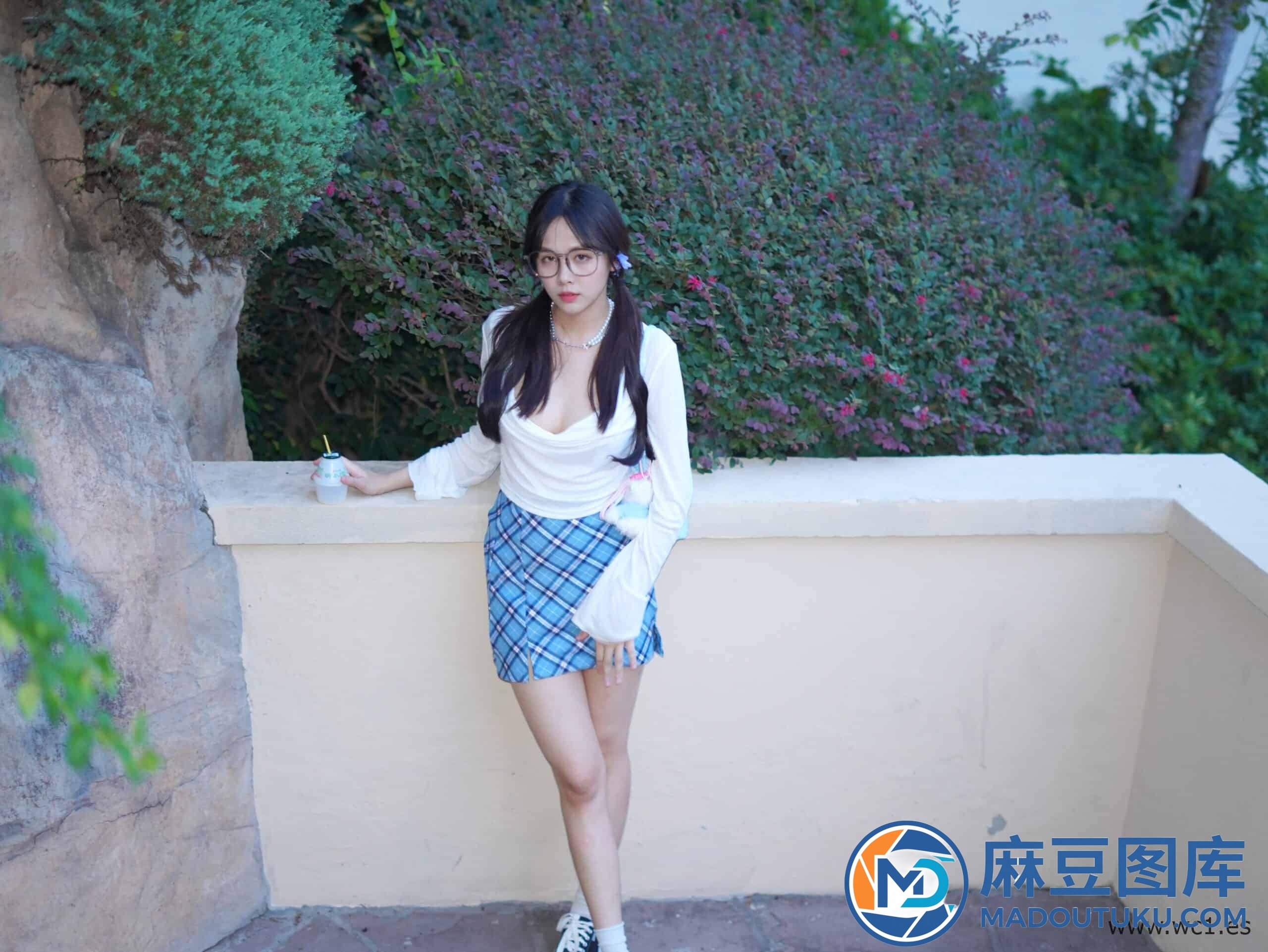 （Ceasonshot99）蓝格短裙露出 - 第 6 张