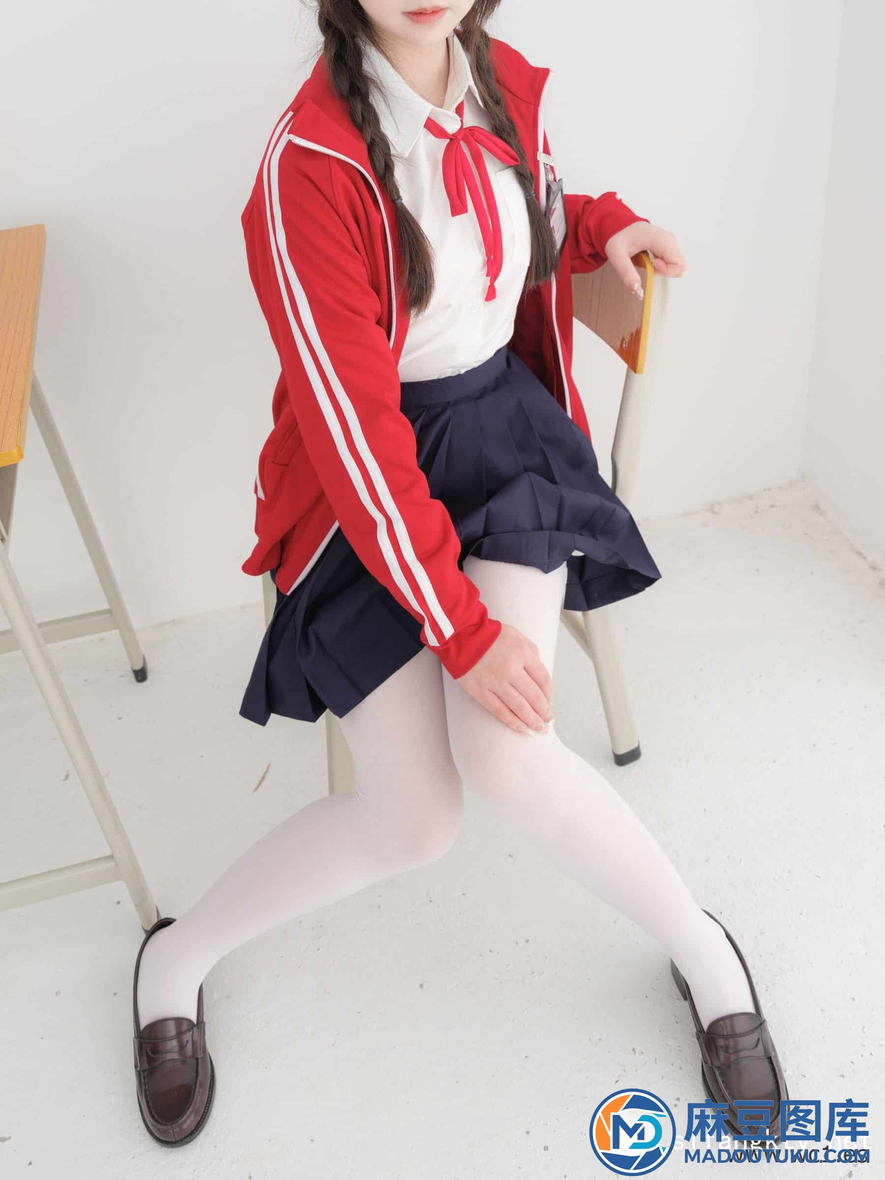 【紧急企划】奶昔《红色校服》 - 第 8 张