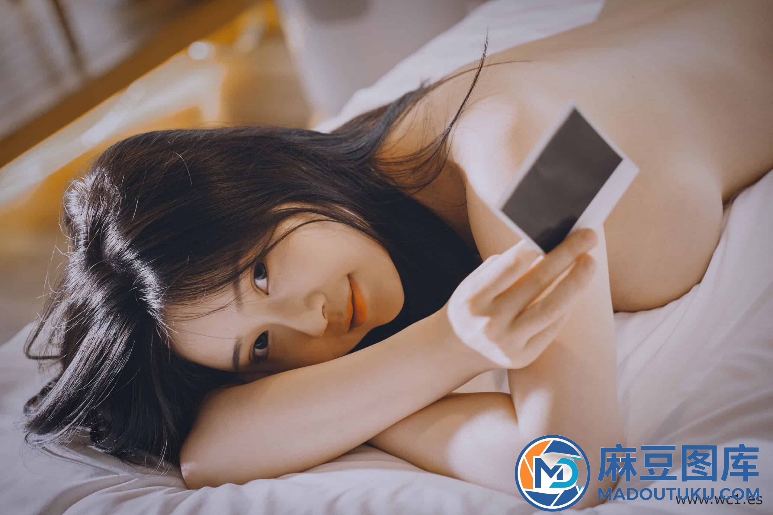 【国模套图】年年《宝丽来》 - 第 3 张