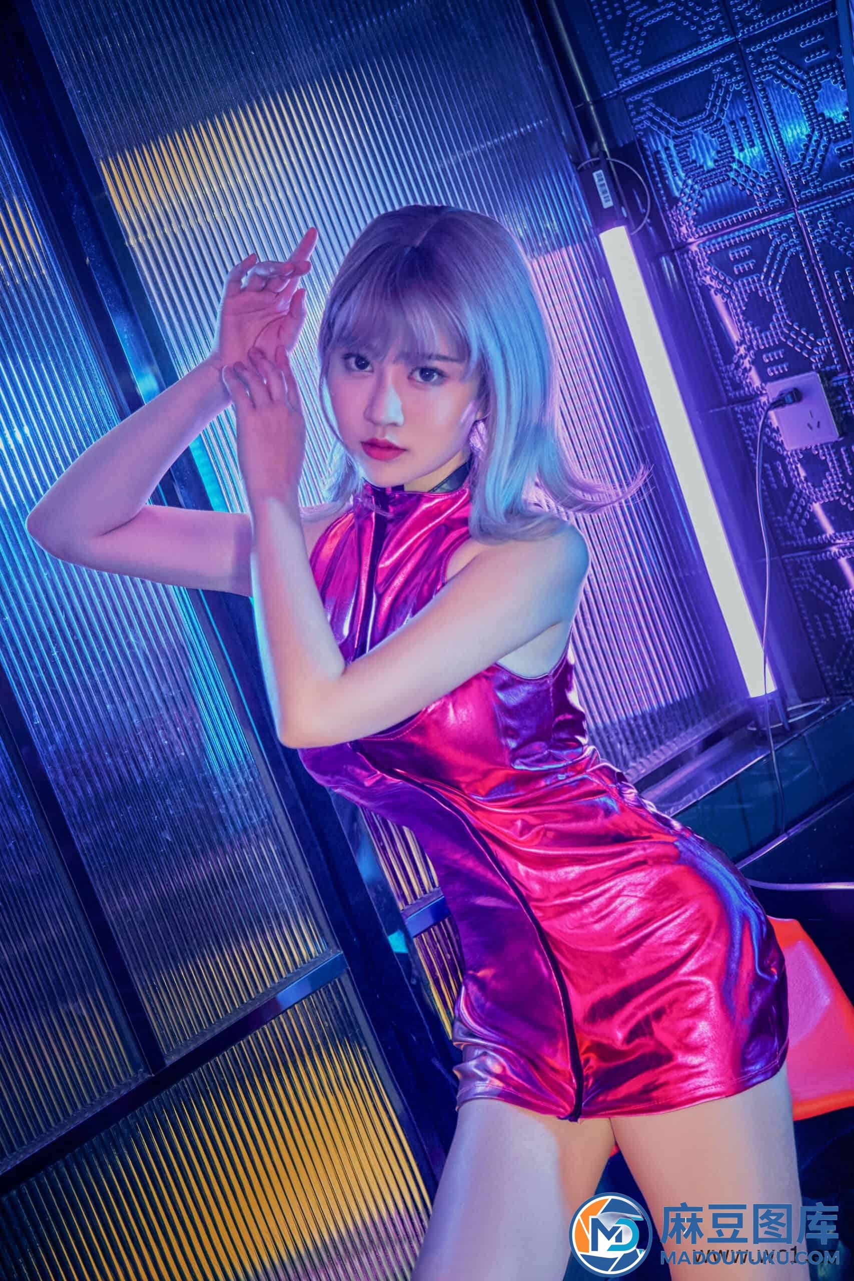 年年《CyberGirl》 - 第 1 张