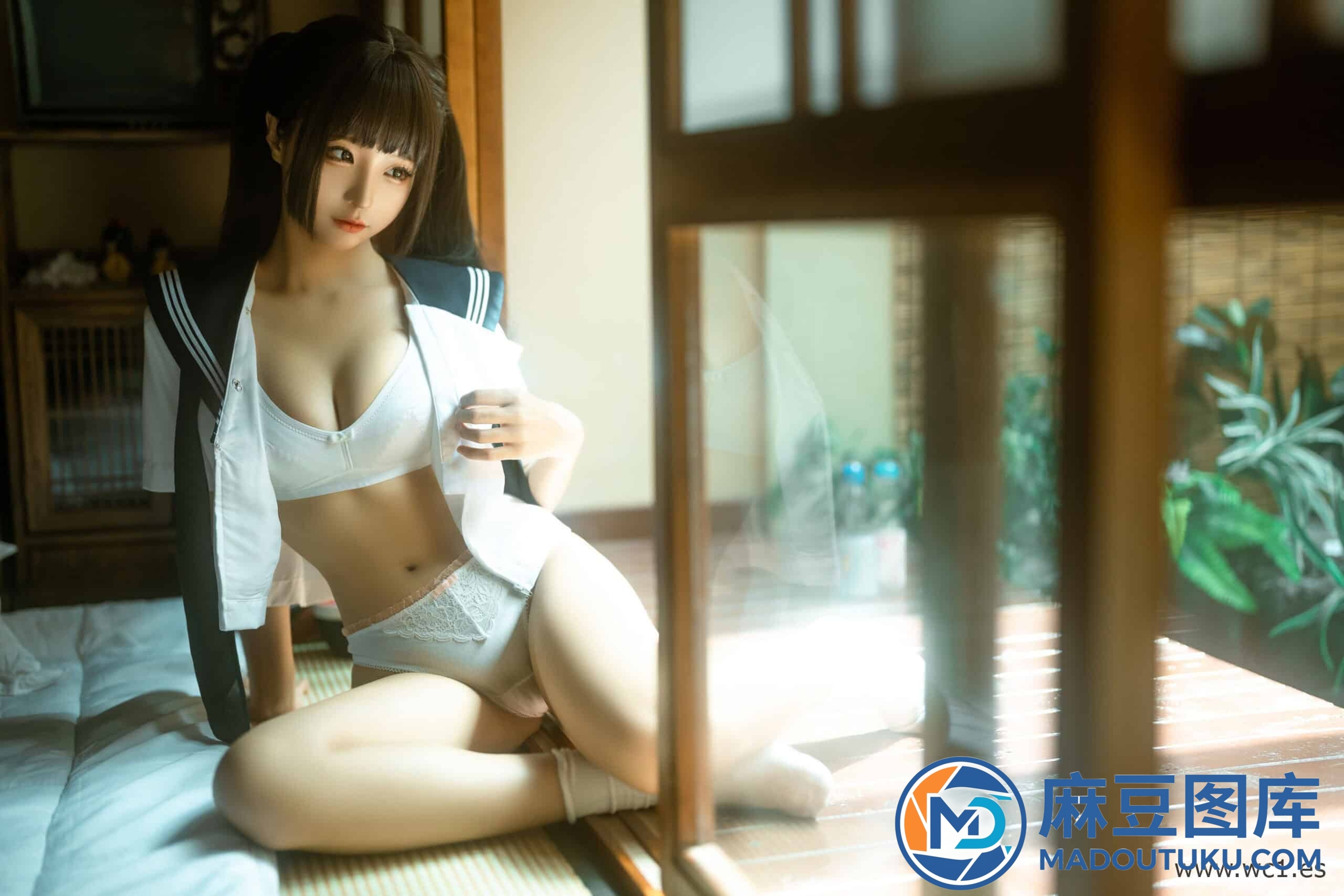 蠢沫沫《居家学妹》 - 第 5 张