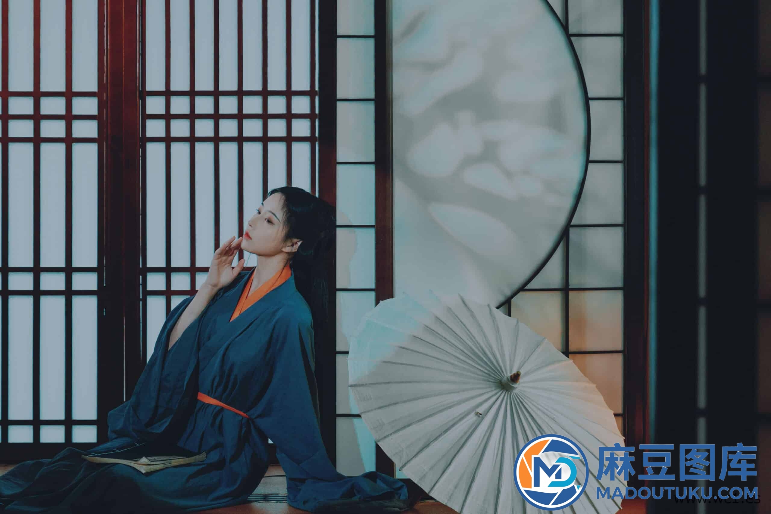 【国模套图】年年《汉宫春月》 - 第 4 张