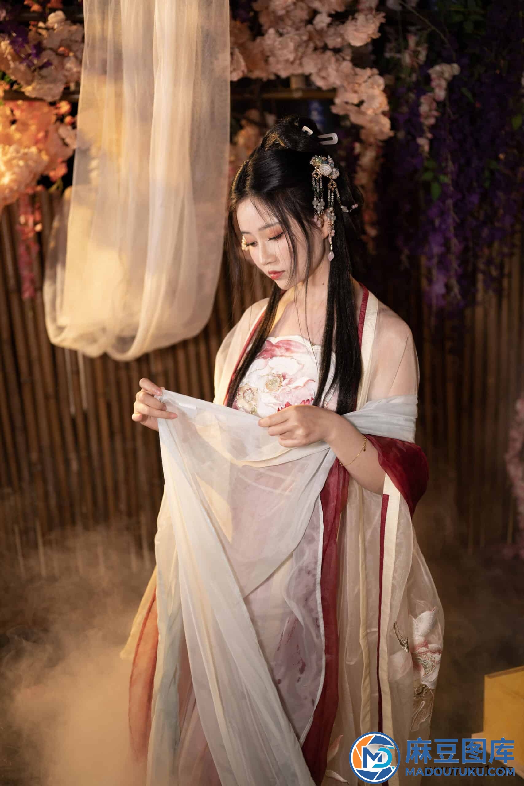 【国模套图】年年《出水芙蓉》 - 第 4 张