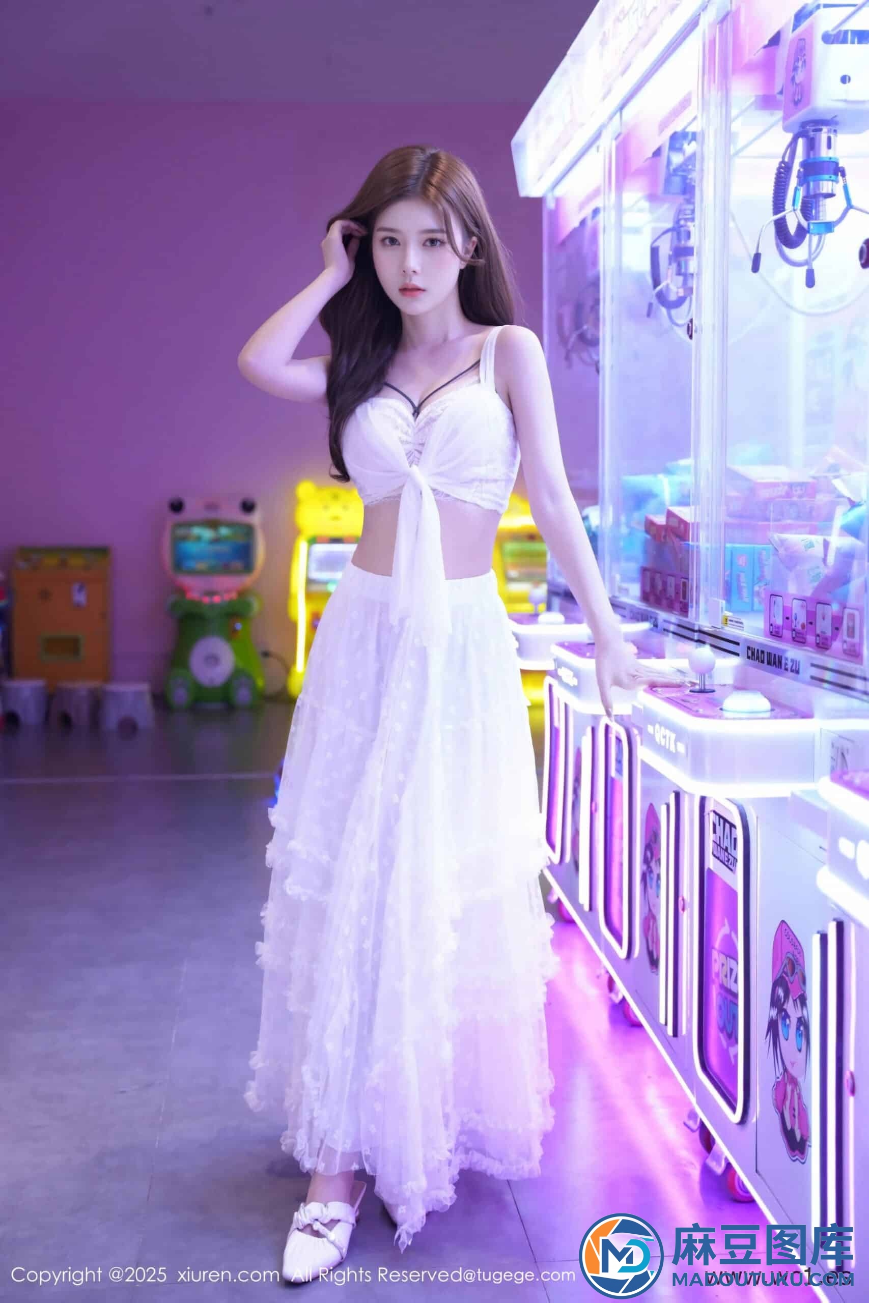 【秀人网】拍黄瓜girl（10791） - 第 4 张