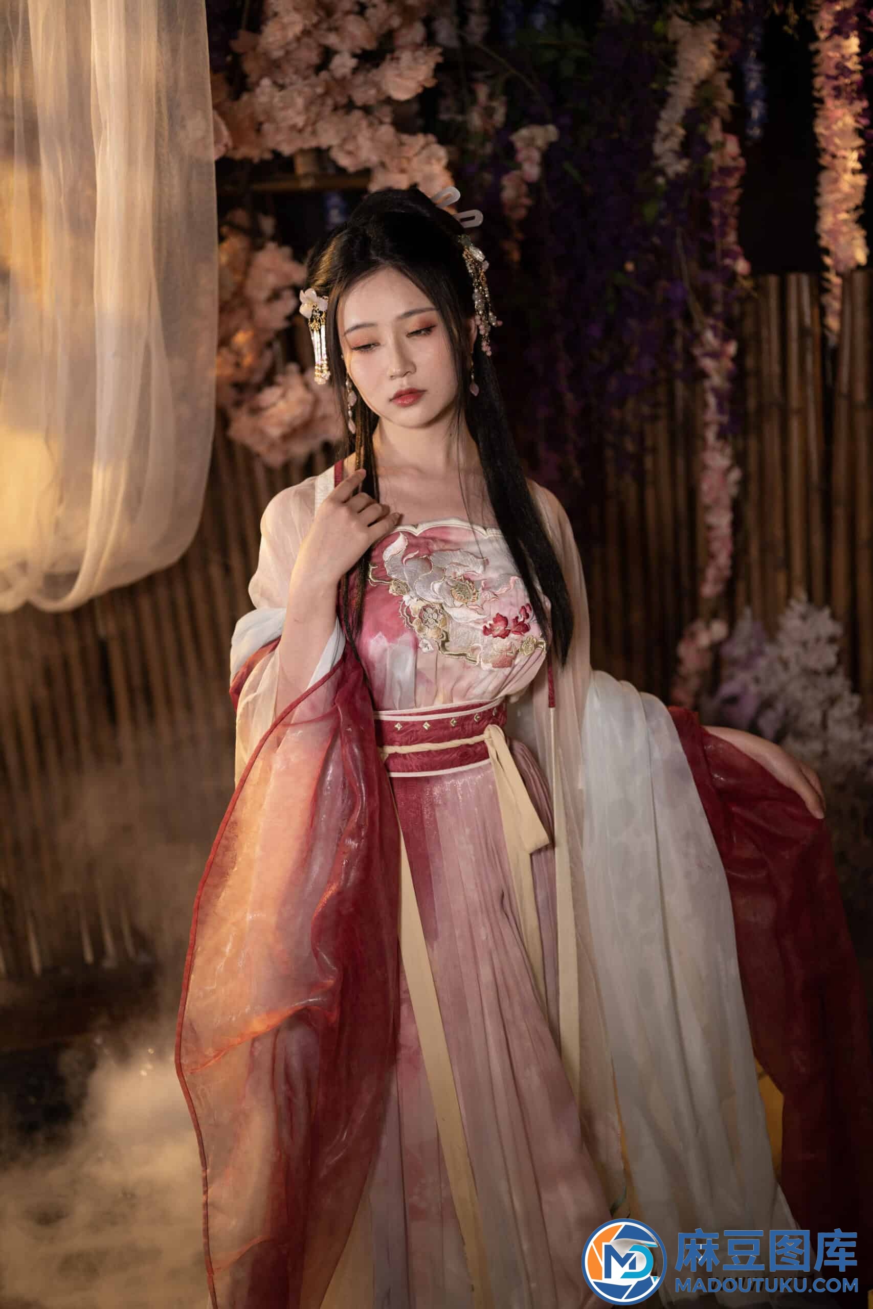 【国模套图】年年《出水芙蓉》 - 第 7 张