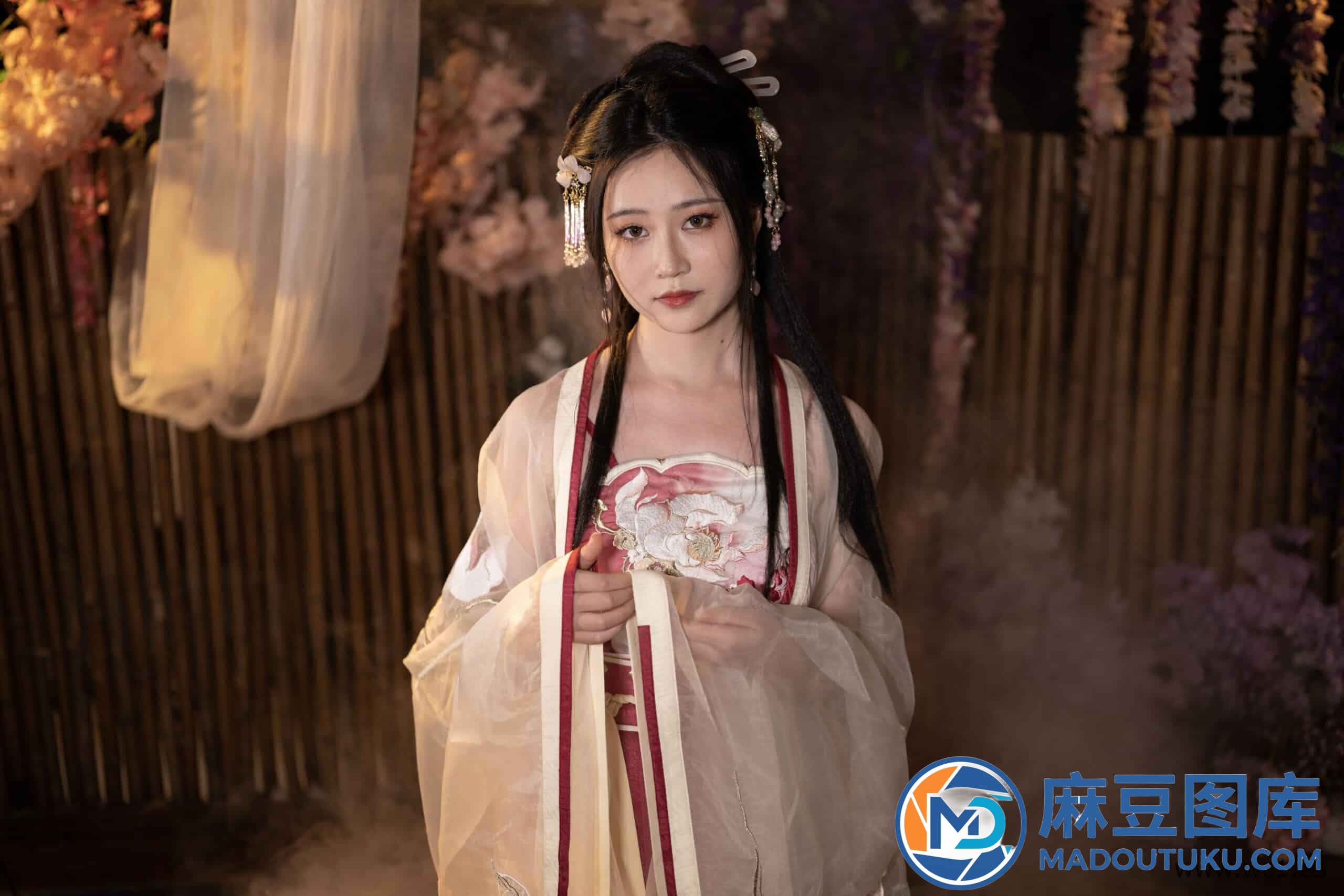 【国模套图】年年《出水芙蓉》 - 第 2 张