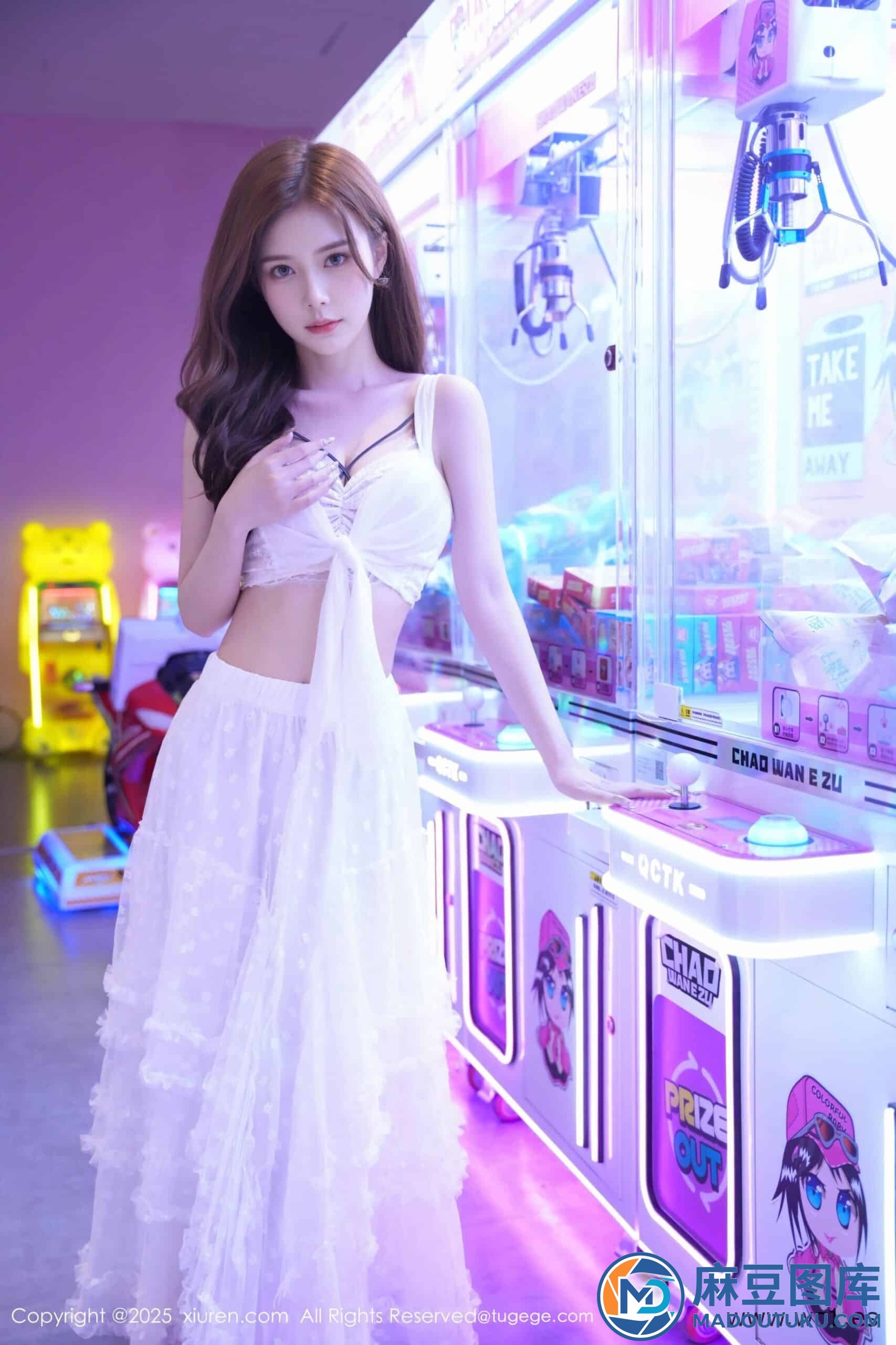 【秀人网】拍黄瓜girl（10791） - 第 5 张
