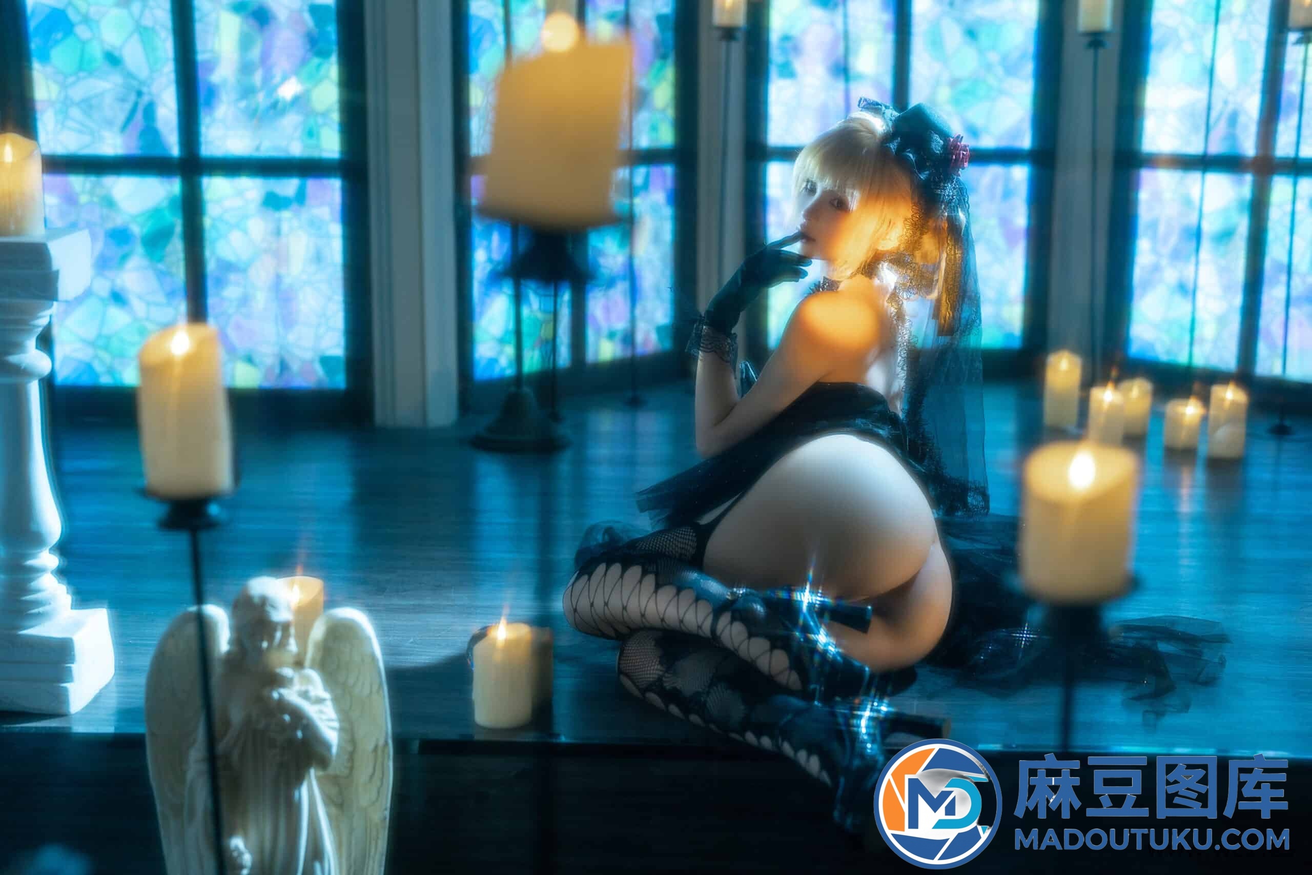 蠢沫沫《黑婚纱》