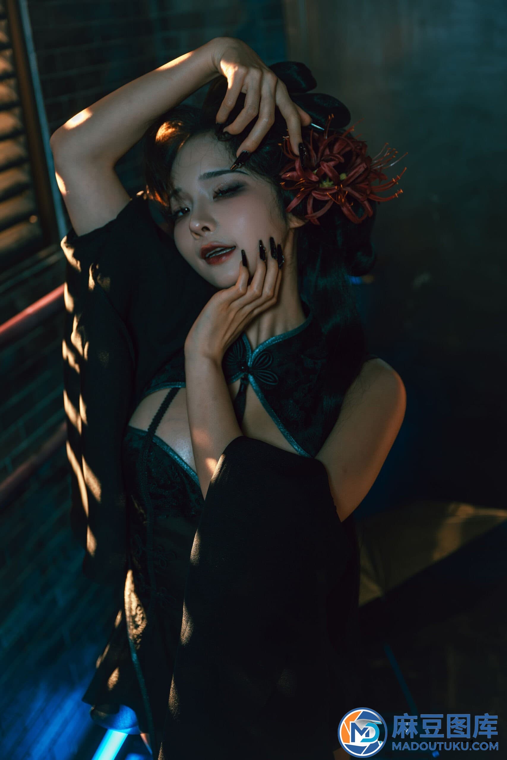 蠢沫沫《蔻·少女后庭》 - 第 4 张