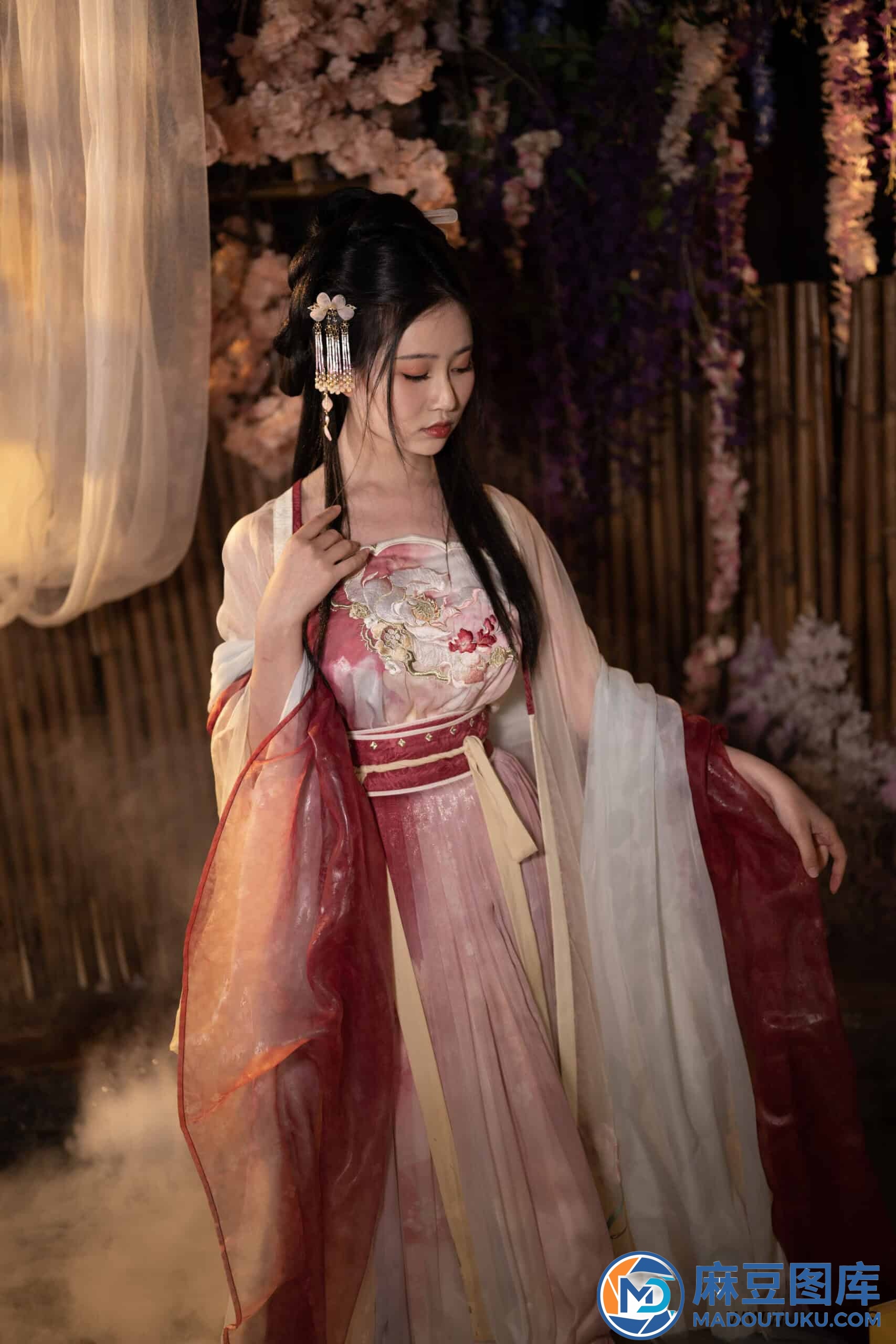 【国模套图】年年《出水芙蓉》 - 第 8 张