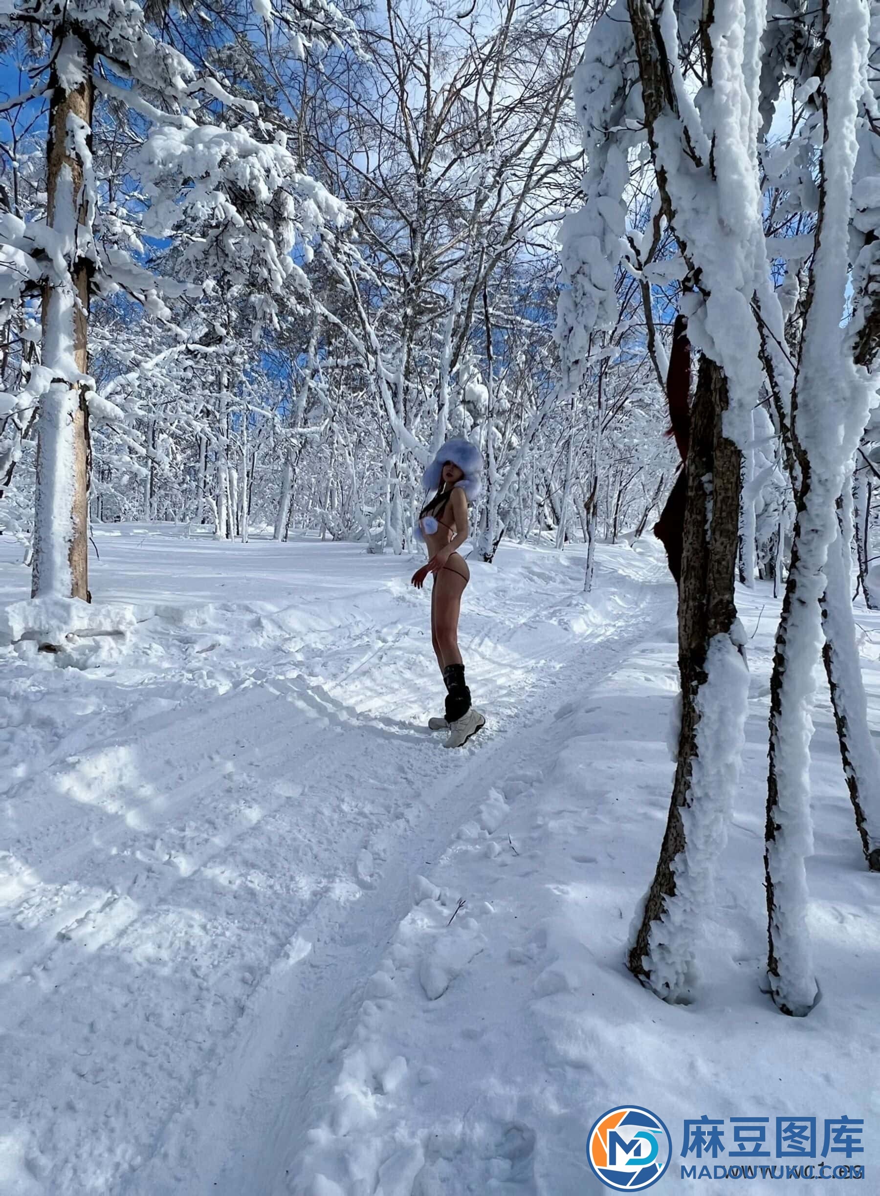 【国模套图】就是阿朱啊《雪国精灵》