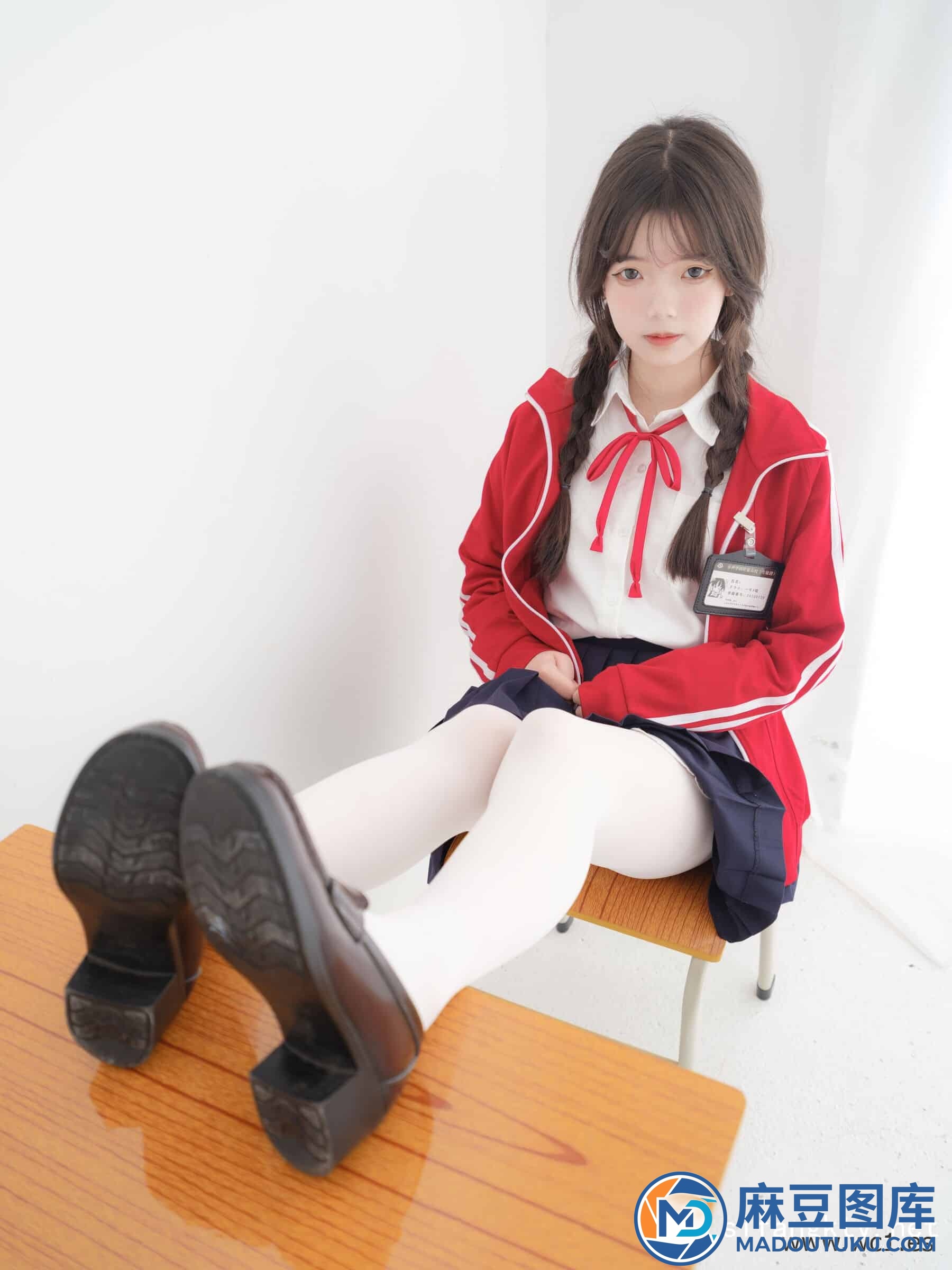 【紧急企划】奶昔《红色校服》