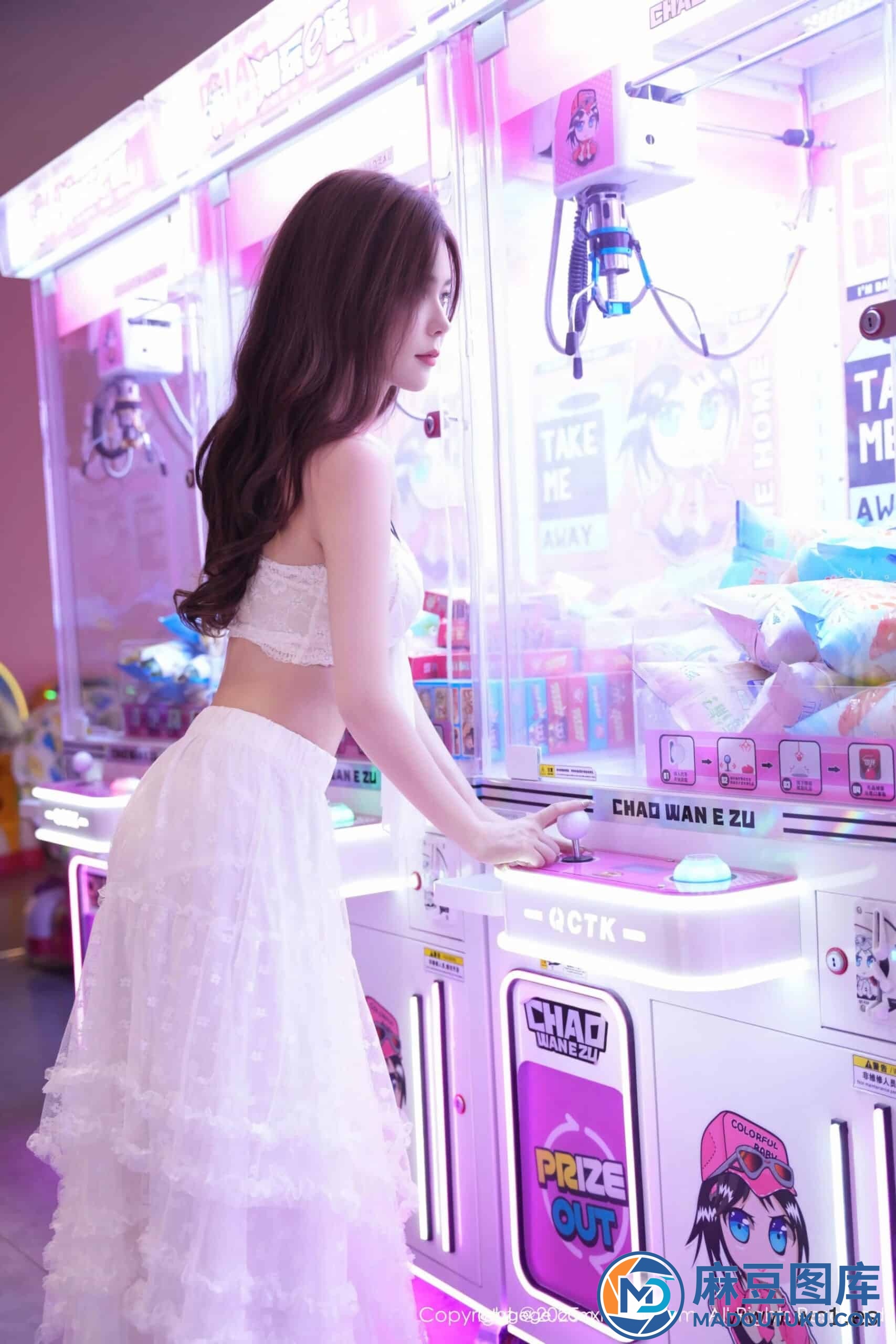 【秀人网】拍黄瓜girl（10791） - 第 6 张