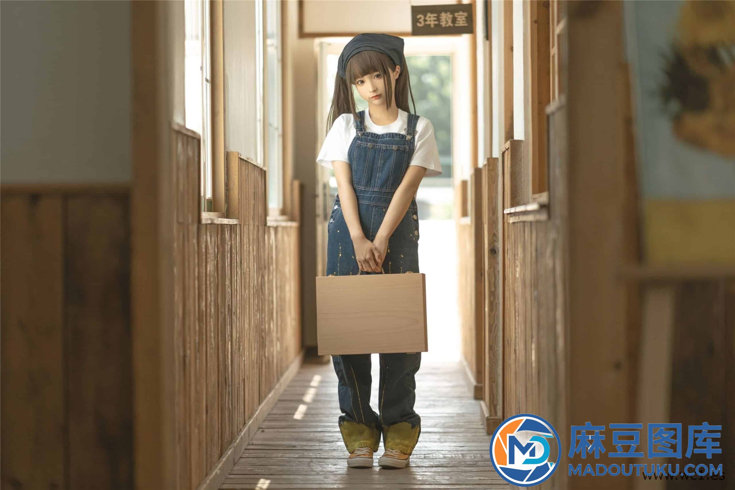 蠢沫沫《小画家》 - 第 1 张