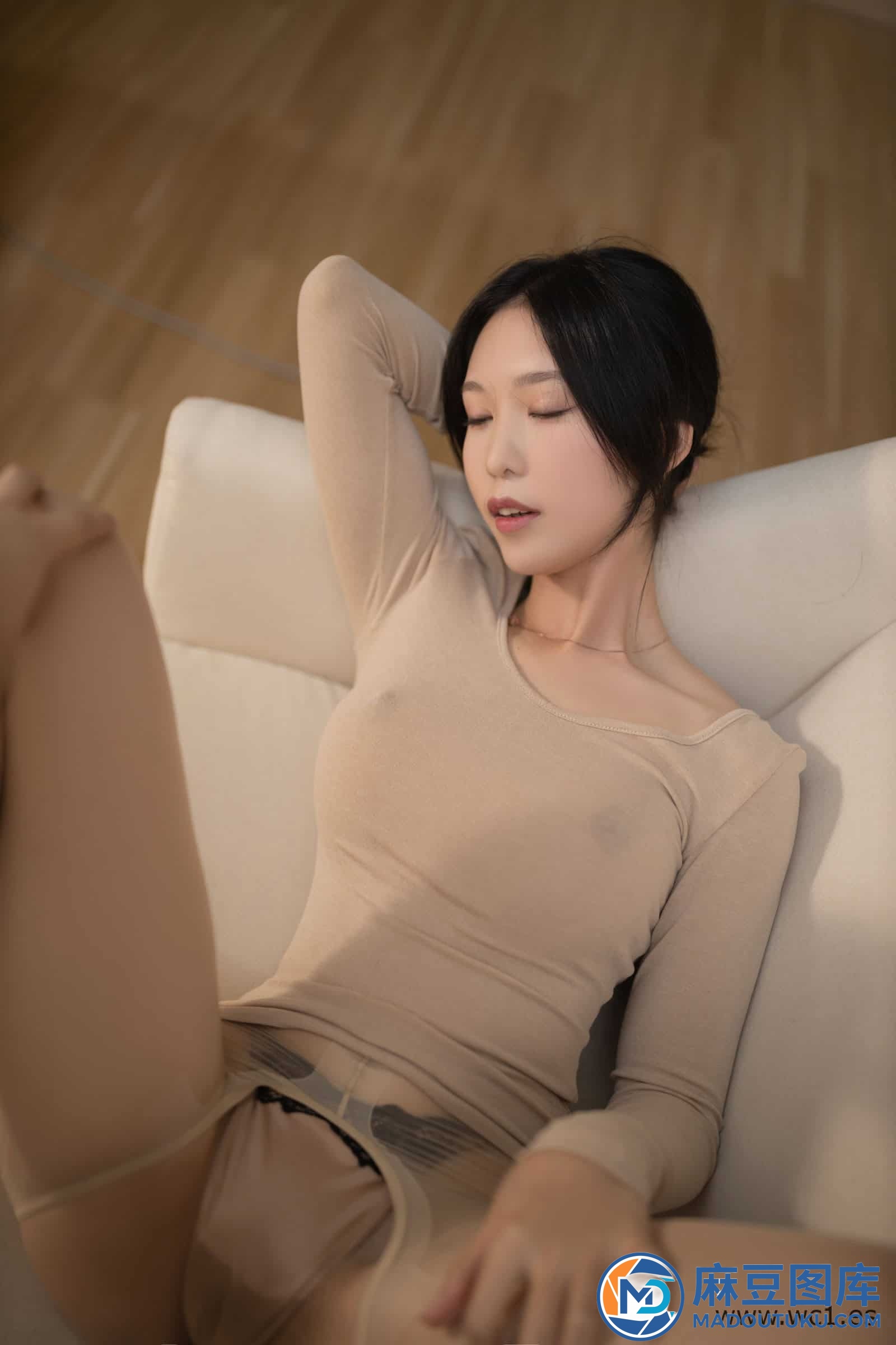 抖娘·利世《图书馆事件》